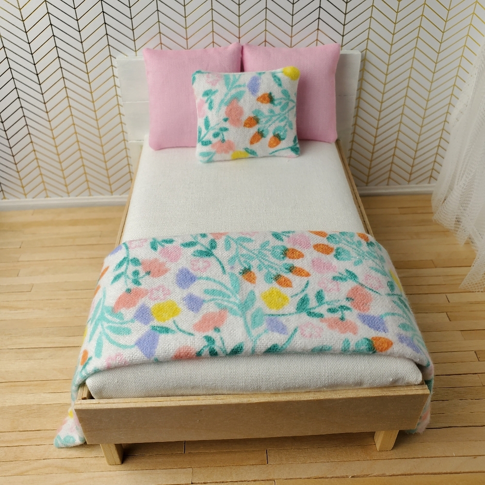 Miniature Dollhouse Floral PINK Throw Blanket Pillows 1:12 Scale